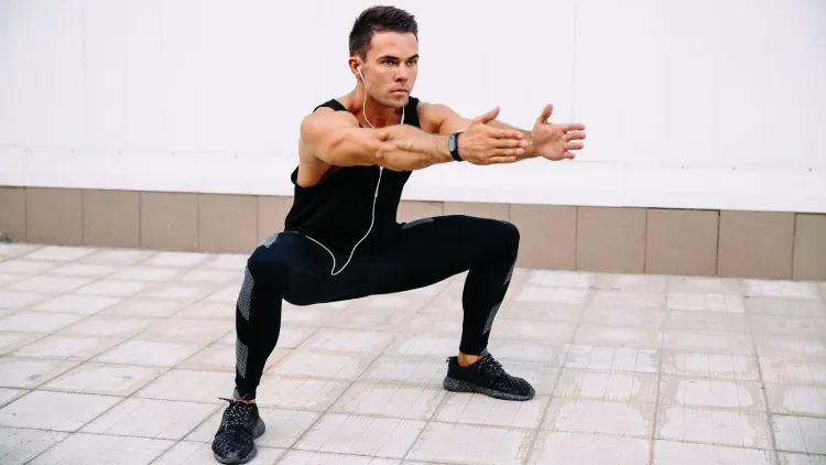 Sumo Squat and Traditional Squat