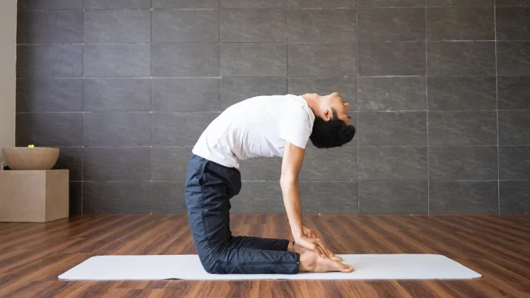 How Yoga Improves Posture Naturally